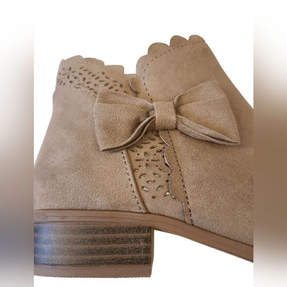 SO Ankle Boots Taupe‎ Suede With Eyelet And Bows Zipper Girls Size 7.5 - Picture 12 of 13
